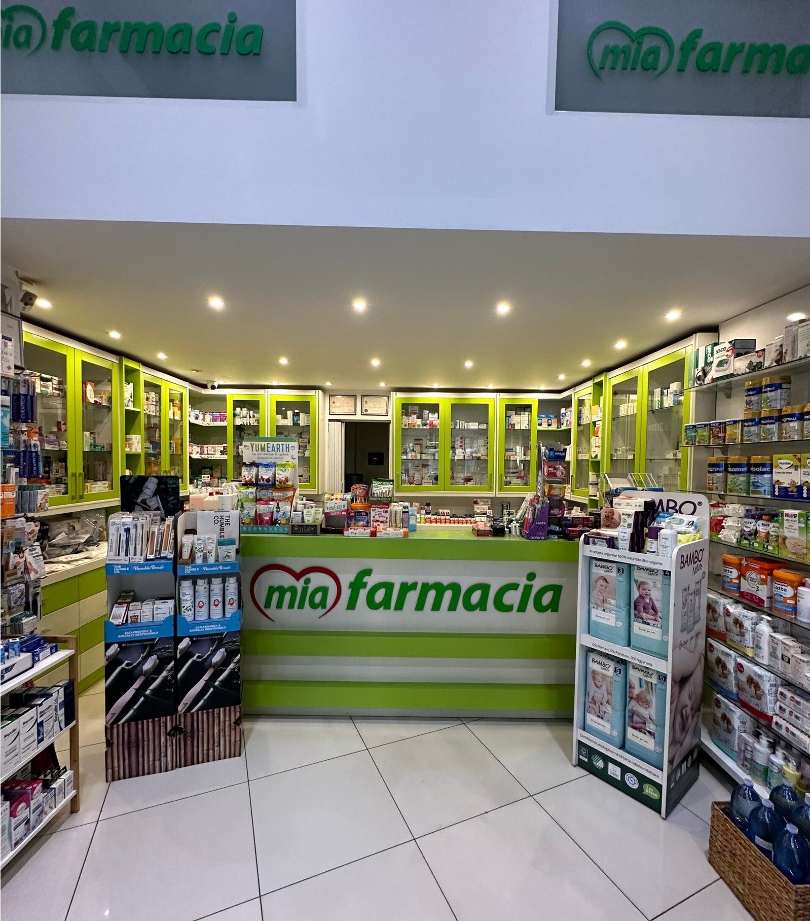 Farmaci online Shqipëri Produkte dermokozmetike Shqipëri Kremra për lëkurë të ndjeshme Produkte për kujdesin e lëkurës Kremra hidratues për fytyrë Shampo për fëmijë Kremra për fëmijë Kremra mbrojtës për lëkurën e fëmijëve Serum për lëkurën e fytyrës Kremra për lëkurë të irrituar